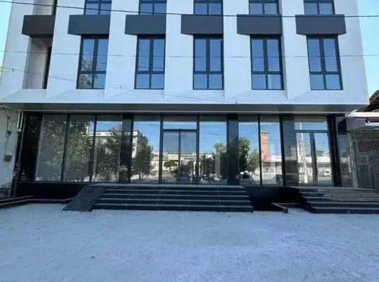 Sotiladi tijorat binosi, 1350 m², 5 sotix, 1/4 qavat — Olmazor tumani