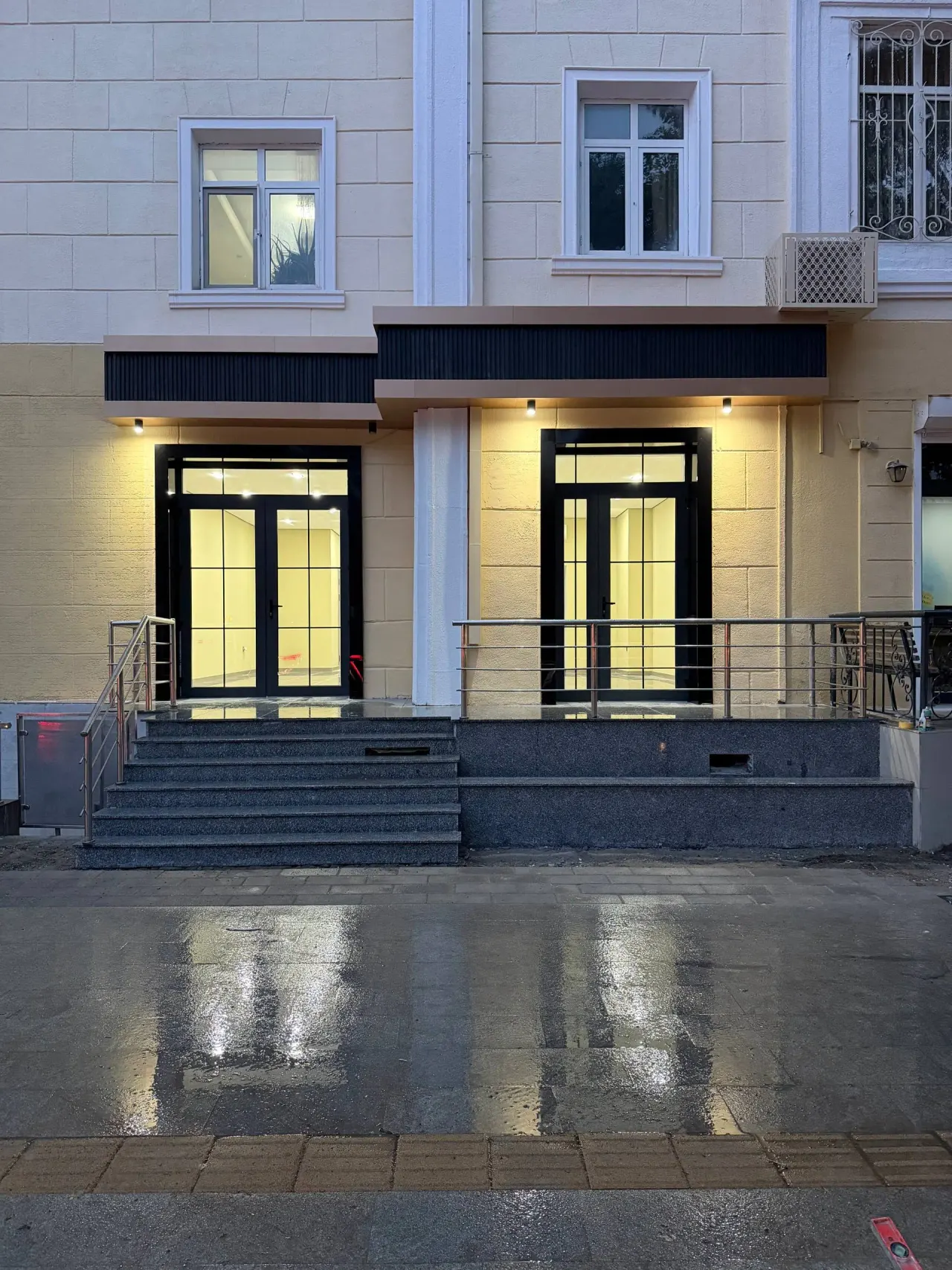 Sotiladi tijorat binosi, 75 m² — Yakkasaroy tumani