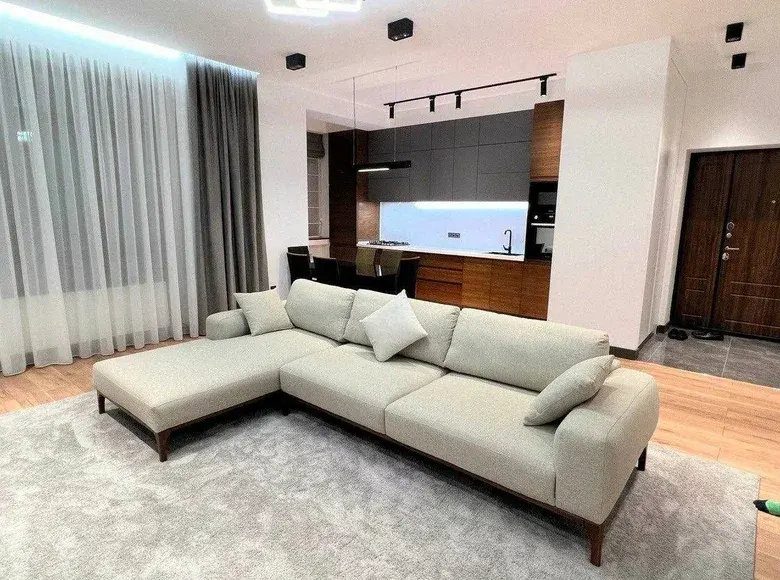 Сотилади 3 хонали квартира, 92 м², 7/8 қават — Яккасарой тумани