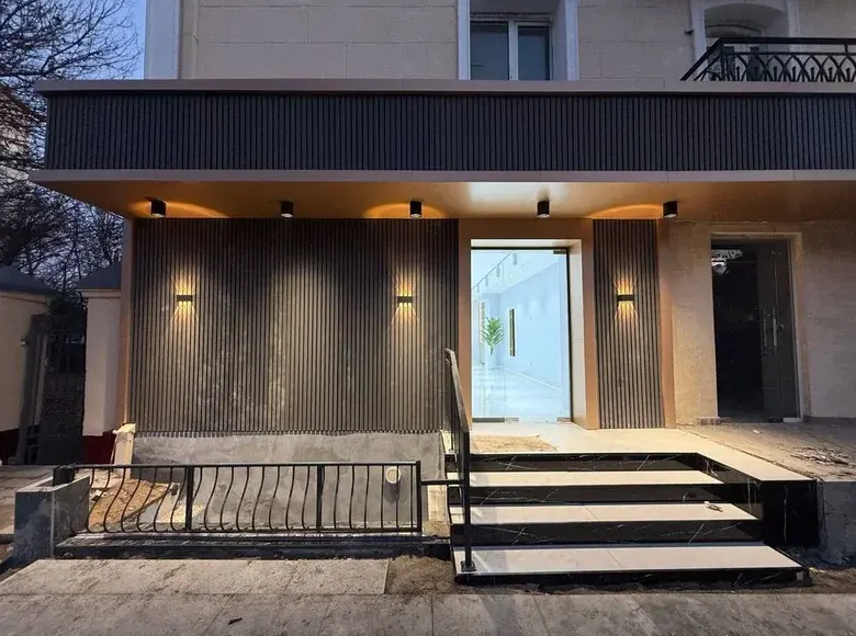 Сотилади тижорат биноси, 90 м² — Яккасарой тумани
