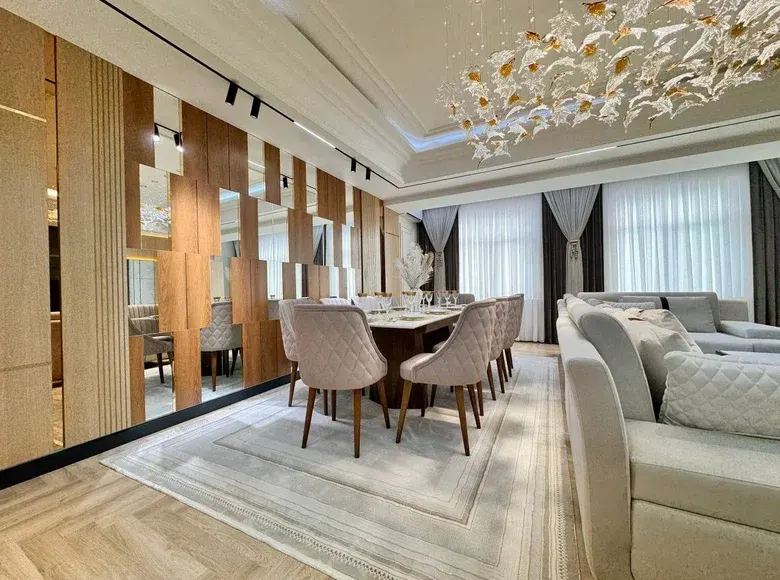 Продаётся 4-комнатная квартира, 140 м², 9/10 этаж — Яккасарайский район