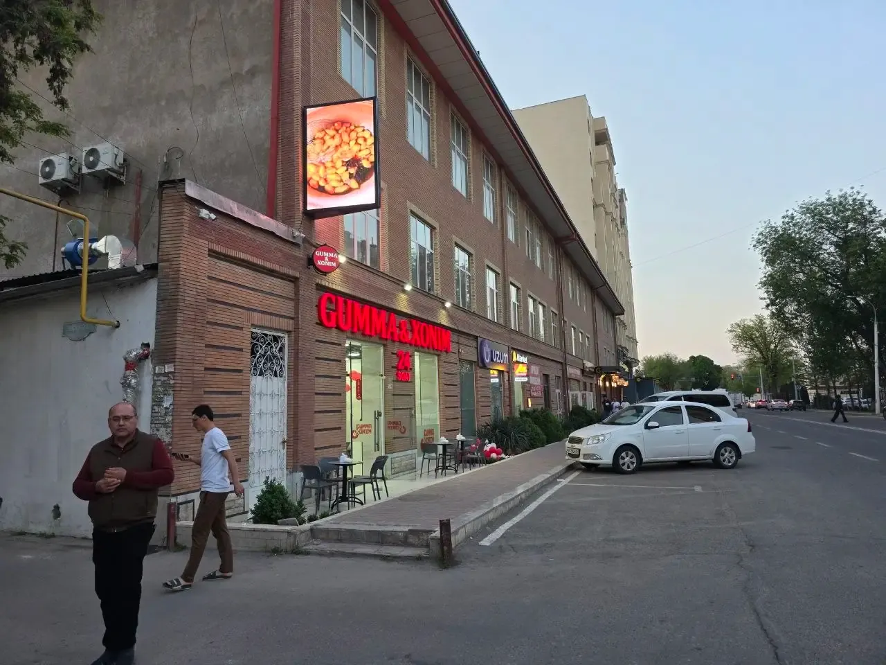 Sotiladi tijorat binosi, 4200 m², 18 sotix — Mirobod tumani