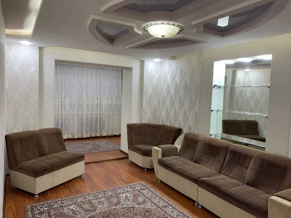 Сдаётся 3-комнатная квартира, 88 м², 3/4 этаж — Мирабадский район