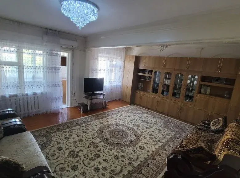Продаётся 3-комнатная квартира, 90 м², 3/5 этаж — Юнусабадский район