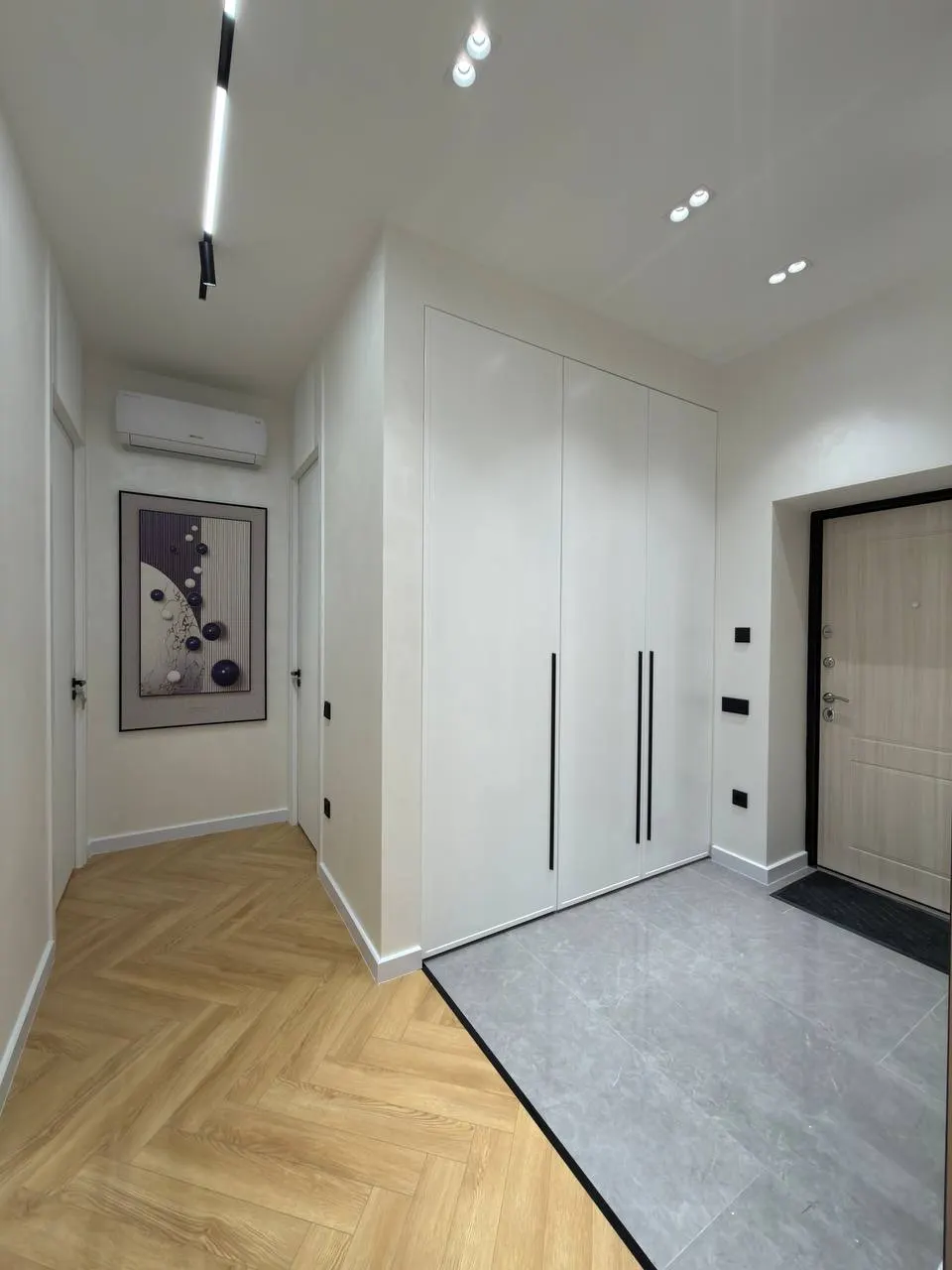 Sotiladi 3 xonali kvartira, 67 m², 2/8 qavat — Yunusobod tumani