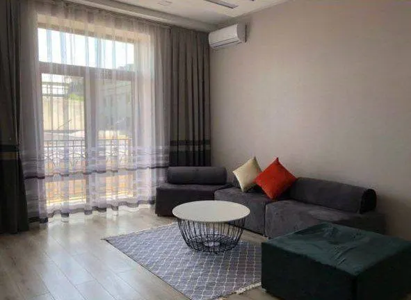 Сдаётся 3-комнатная квартира, 100 м², 3/8 этаж — Мирабадский район