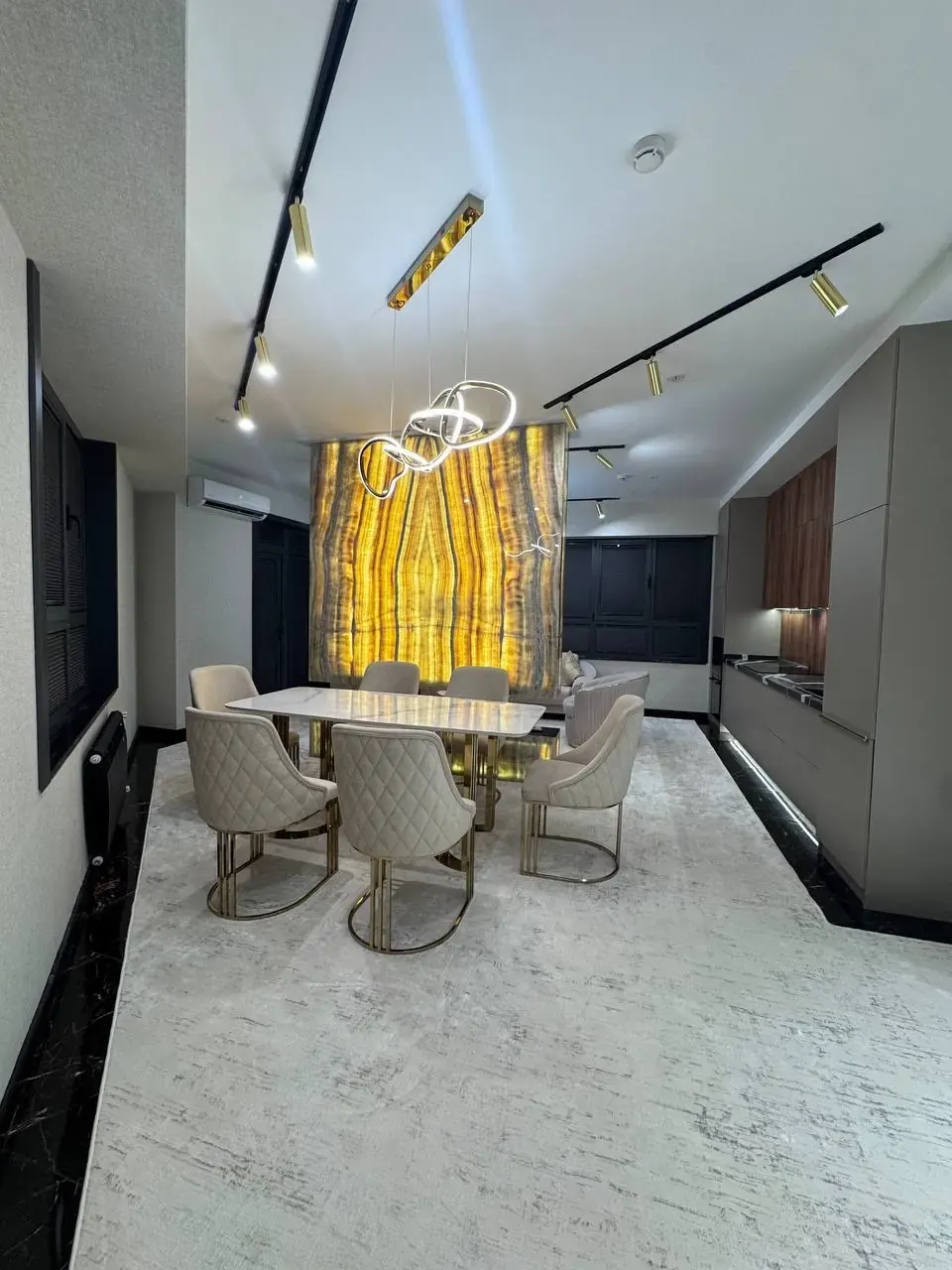 Продаётся 4-комнатная квартира, 115 м², 24/25 этаж — Мирзо-Улугбекский район
