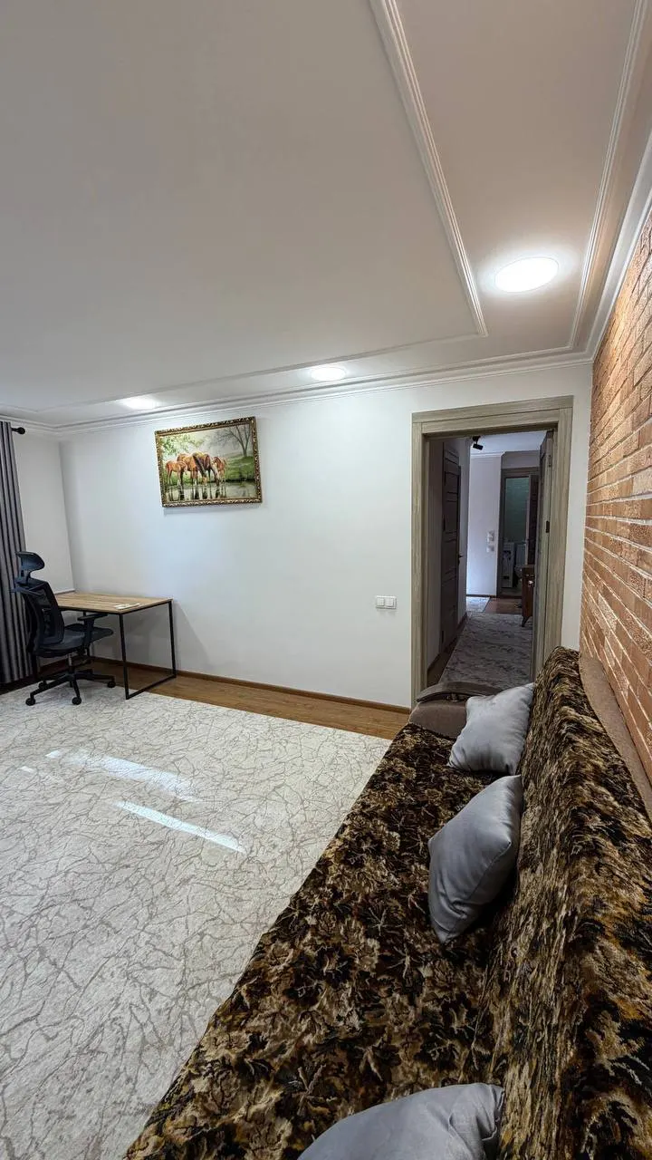 Продаётся 2-комнатная квартира, 50 м², 3/5 этаж — Яккасарайский район