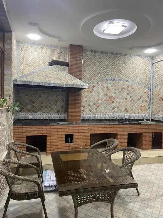 Сдаётся 4-комнатный дом, 5 сот., 160 м² — Мирабадский район