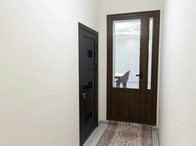 Sotiladi 5 xonali hovli uy, 90 m² — Mirobod tumani