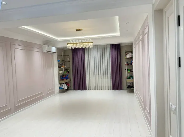 Продаётся 3-комнатная квартира, 129 м², 8/9 этаж — Яккасарайский район