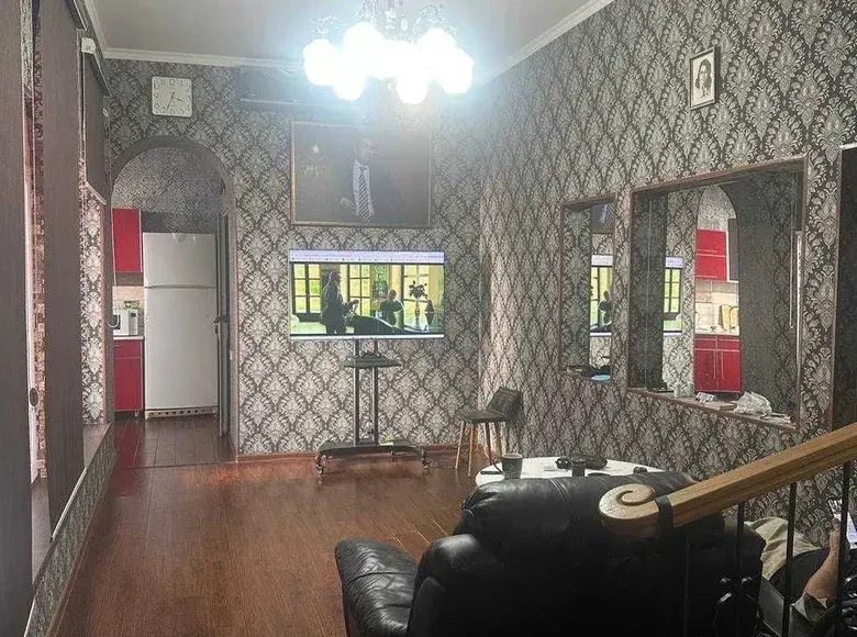 Ijaraga beriladi 5 xonali hovli uy, 1.2 sotix, 220 m², 1/2 qavat — Yakkasaroy tumani