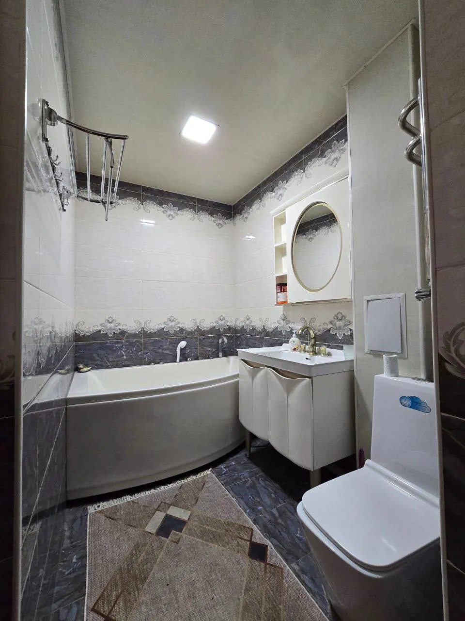Продаётся 4-комнатная квартира, 100 м², 8/9 этаж — Мирабадский район