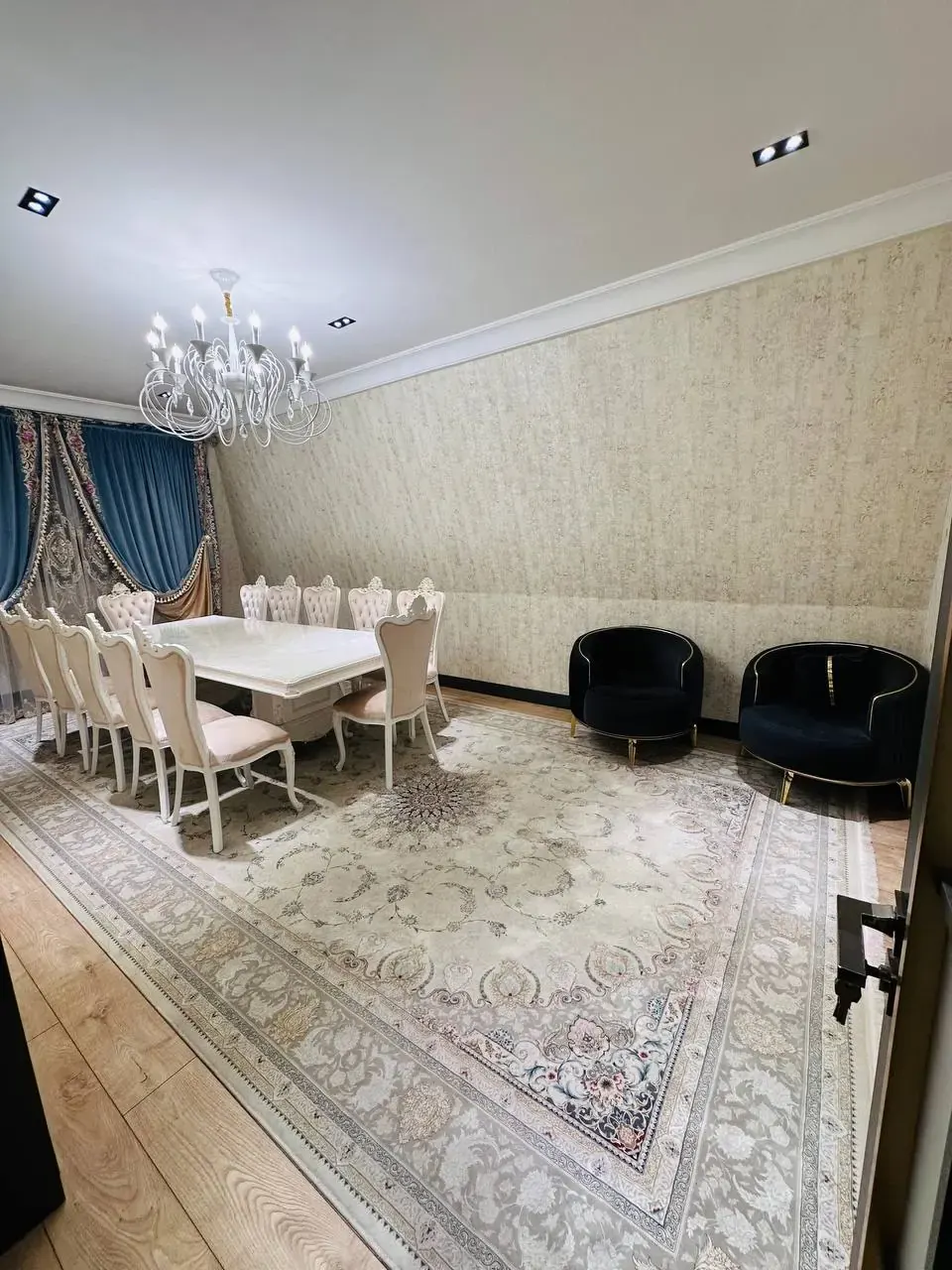 Сдаётся 4-комнатная квартира, 130 м², 9/9 этаж — Алмазарский район