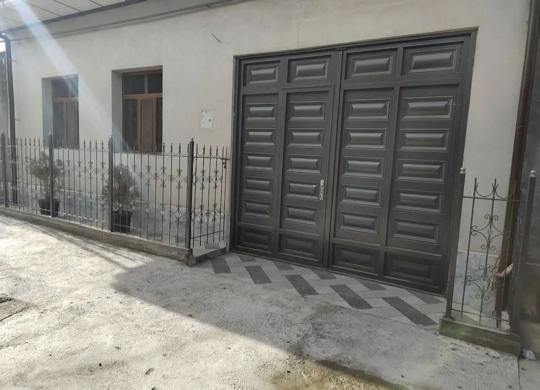 Sotiladi 4 xonali hovli uy, 1.7 sotix — Qibray tumani
