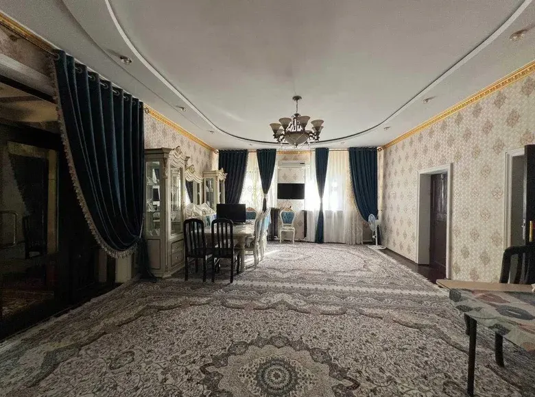 Сотилади 5 хонали ҳовли уй, 706 м² — Мирзо Улуғбек тумани