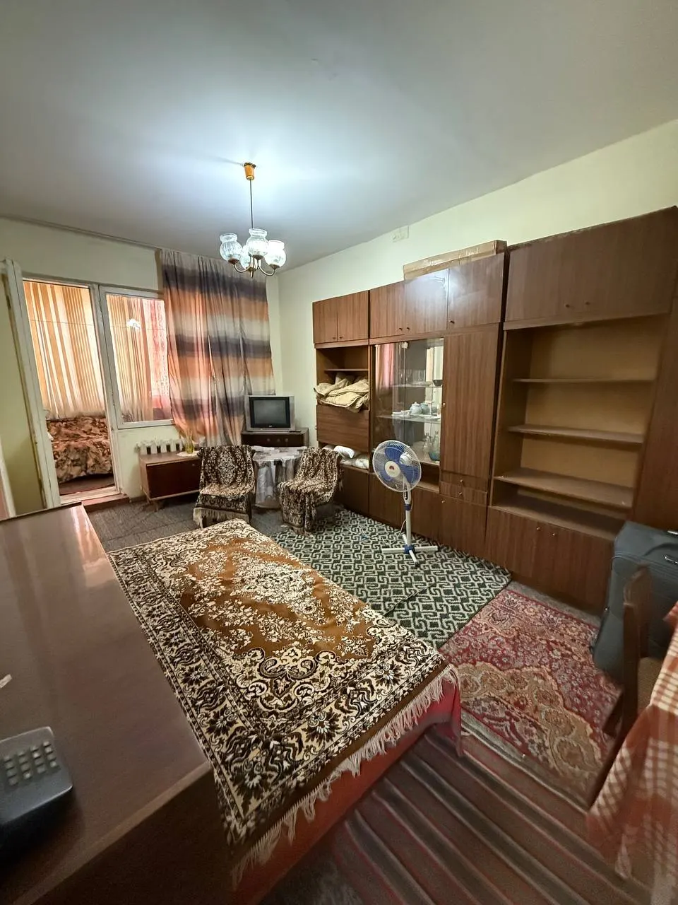 Продаётся 1-комнатная квартира, 38 м², 1/4 этаж — Сергелийский район