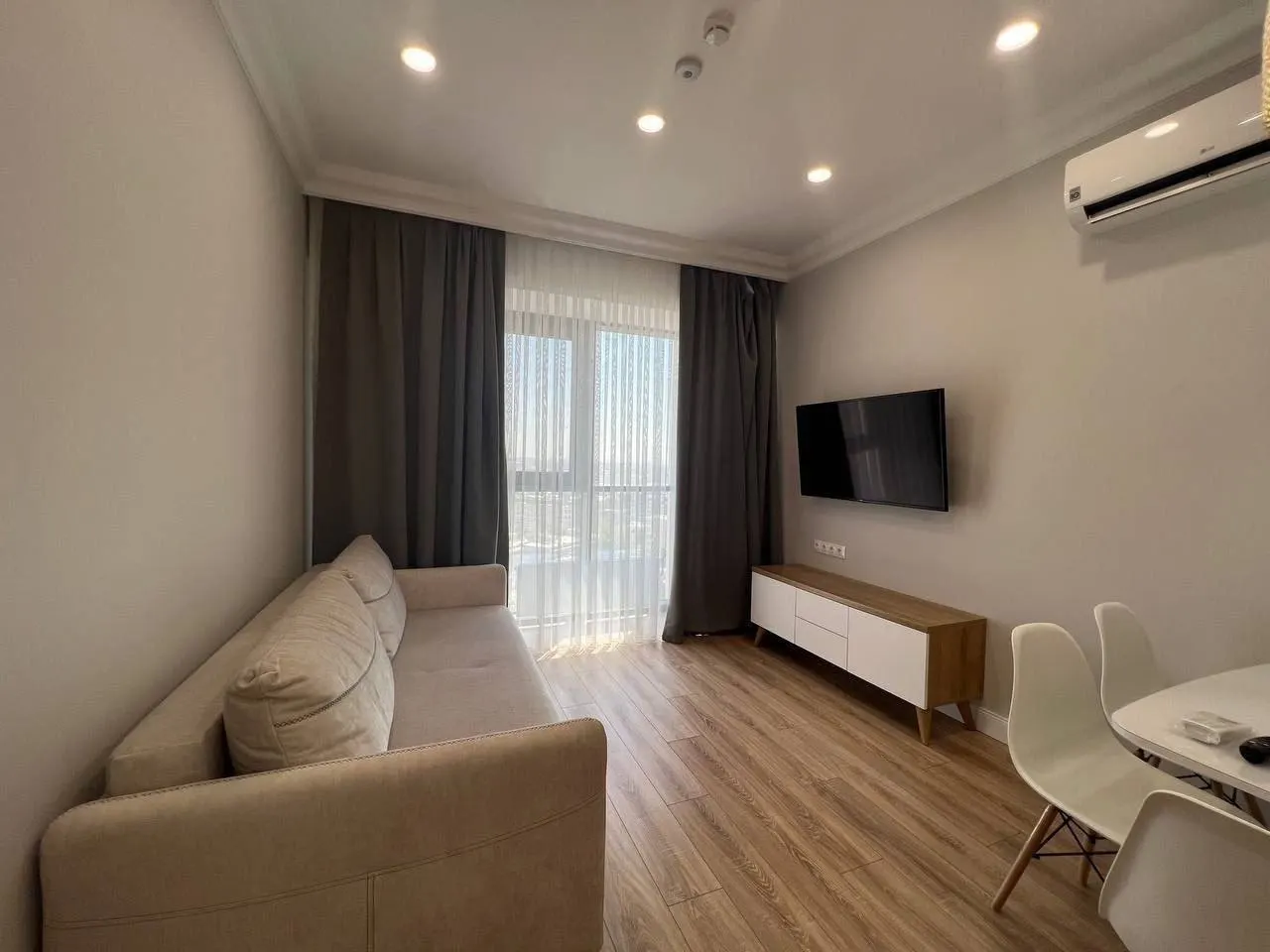 Ижарага берилади 2 хонали квартира, 50 м², 14/21 қават — Мирзо Улуғбек тумани