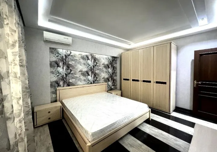 Сдаётся 4-комнатная квартира, 120 м², 3/4 этаж — Яшнабадский район
