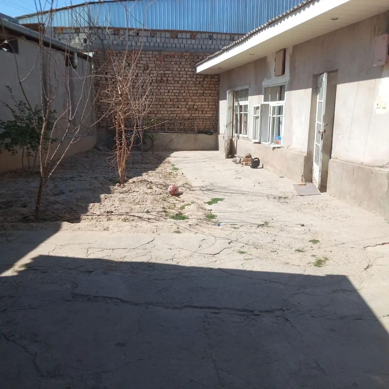 Sotiladi 3 xonali hovli uy, 2,7 sotix, 1 qavatli — Toshkent tumani