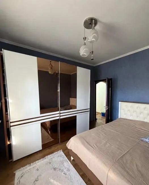 Ижарага берилади 3 хонали квартира, 100 м², 4/4 қават — Мирзо Улуғбек тумани