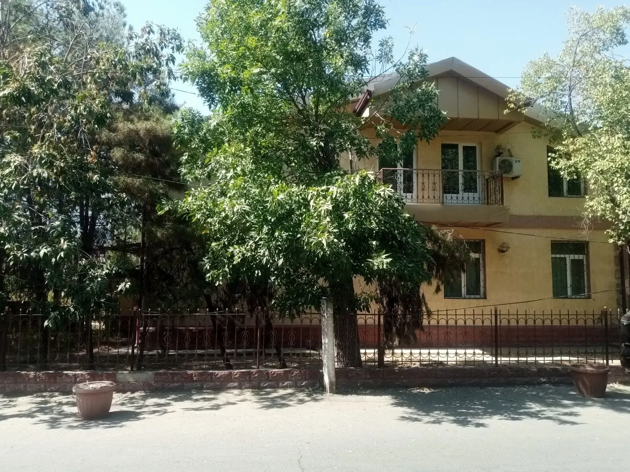 Sotiladi tijorat binosi, 200 m², 2.5 sotix — Mirobod tumani