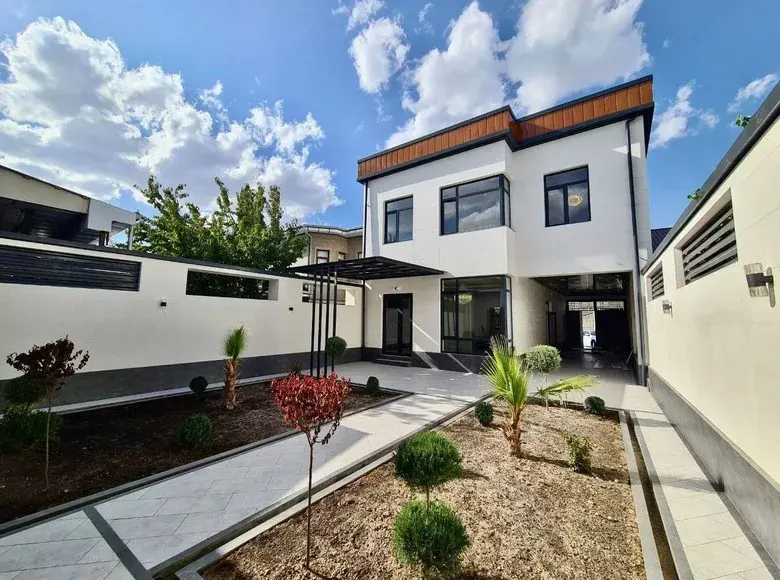 Сотилади 7 хонали ҳовли уй, 400 м² — Мирзо Улуғбек тумани