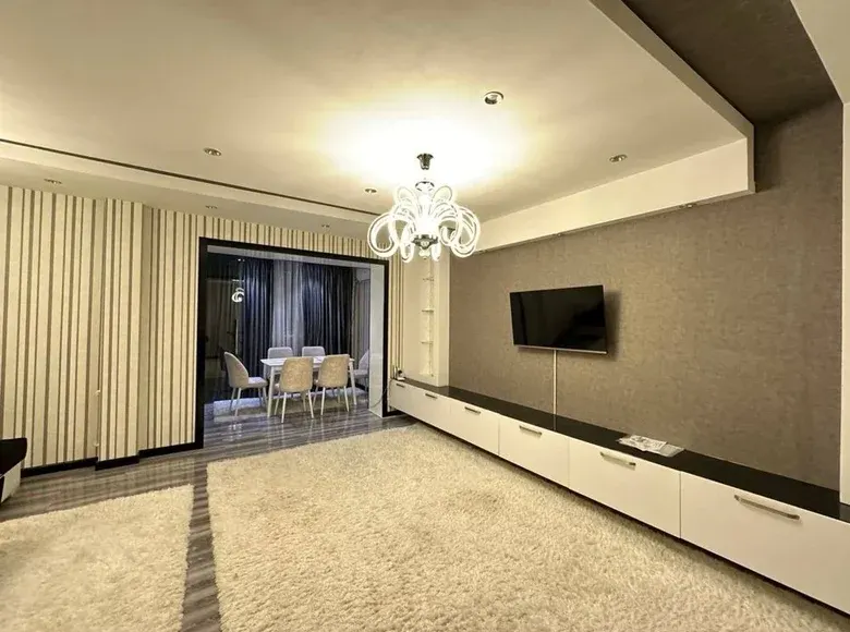 Продаётся 3-комнатная квартира, 70 м², 1/4 этаж — Юнусабадский район
