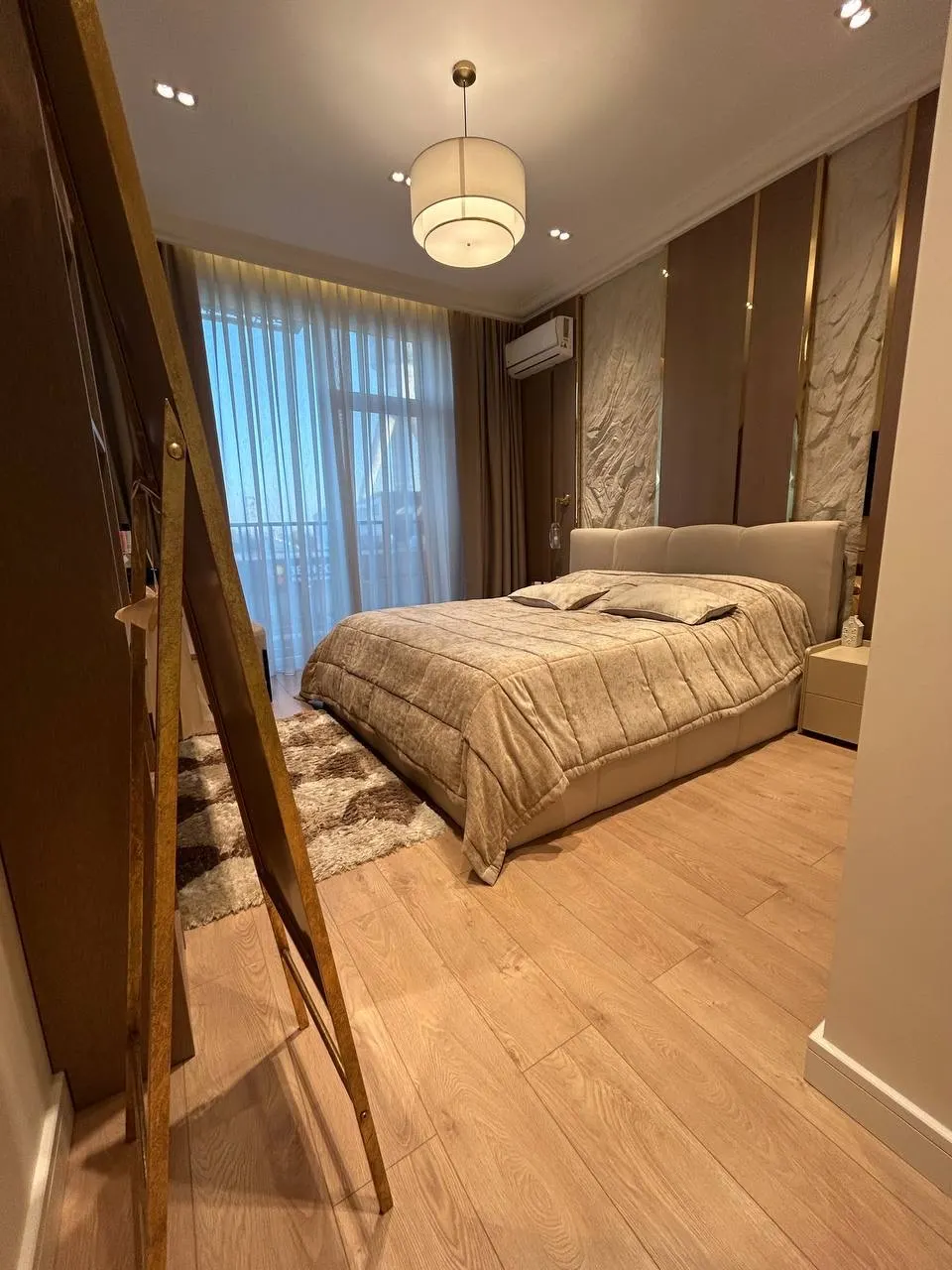 Сдаётся 4-комнатная квартира, 120 м², 5/9 этаж — Мирабадский район