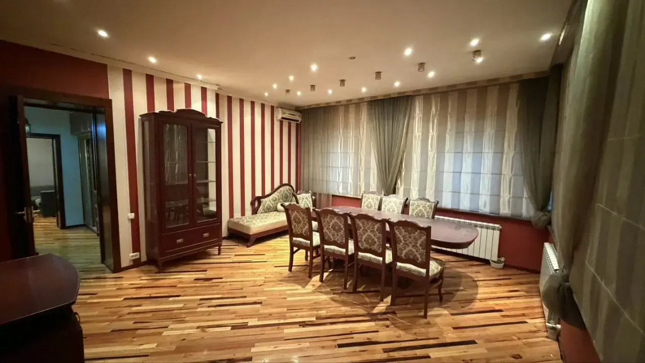 Sotiladi 4 xonali kvartira, 106 m², 2/2 qavat — Yunusobod tumani
