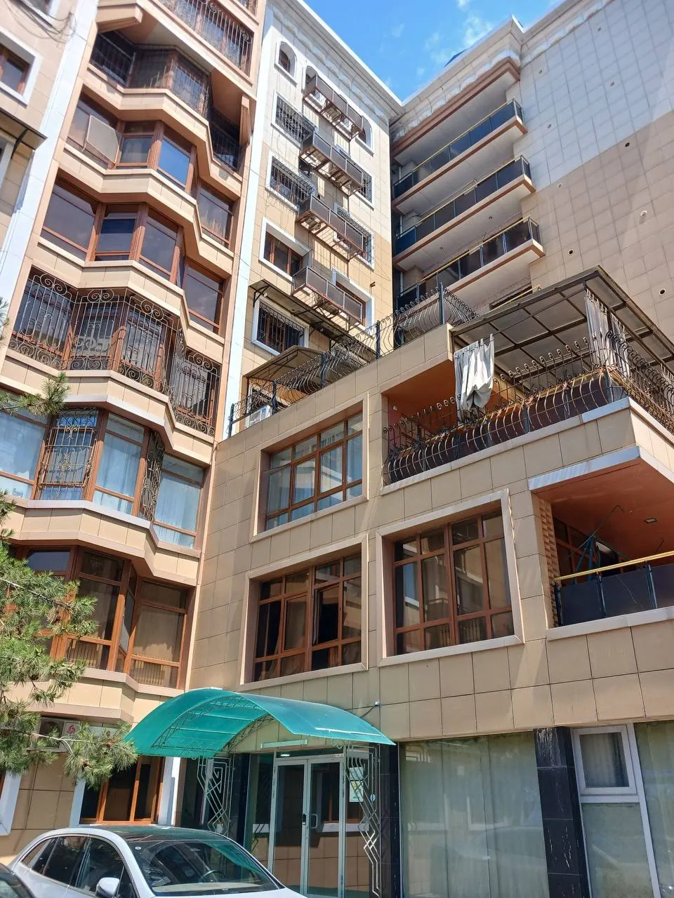 Sotiladi 4 xonali kvartira, 142 m², 7/9 qavat — Yakkasaroy tumani