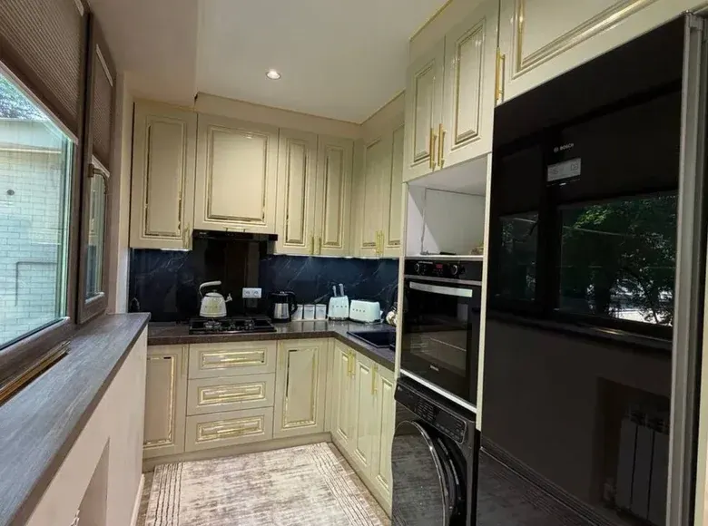 Продаётся квартира, 85 м², 1/4 этаж — Яшнабадский район