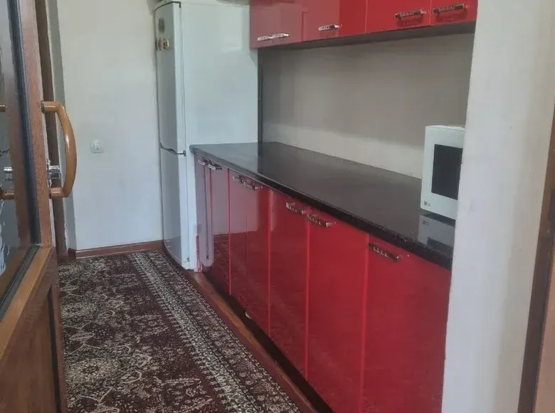 Продаётся 3-комнатная квартира, 72 м², 3/4 этаж — Юнусабадский район
