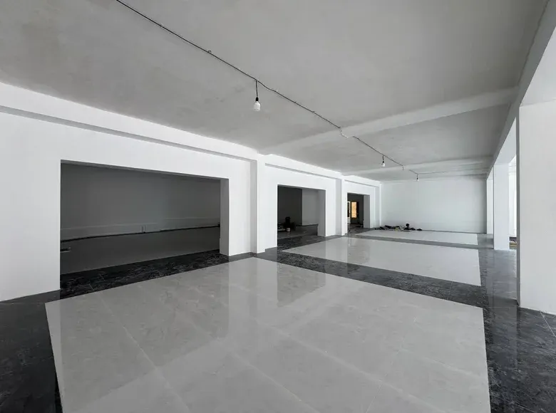 Продаётся офис, 588 м², 1/1 этаж — Ташкент