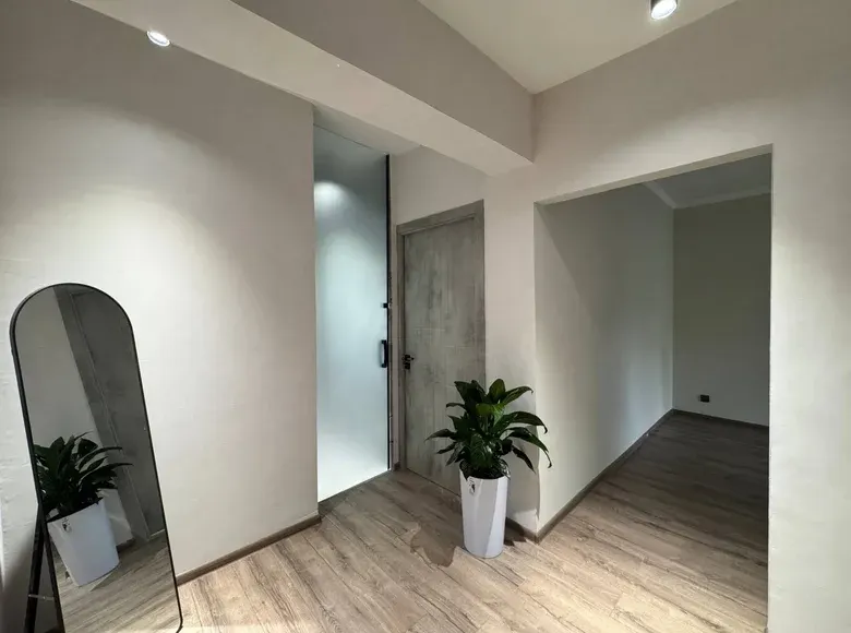 Сотилади 2 хонали квартира, 68 м², 4/5 қават — Мирзо Улуғбек тумани