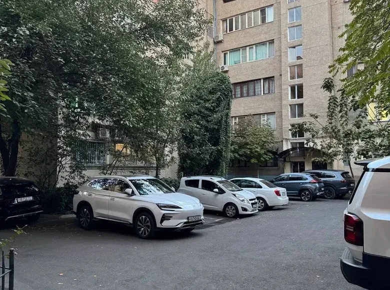 Sotiladi 2 xonali kvartira, 120 m², 5/5 qavat — Mirzo Ulugʻbek tumani