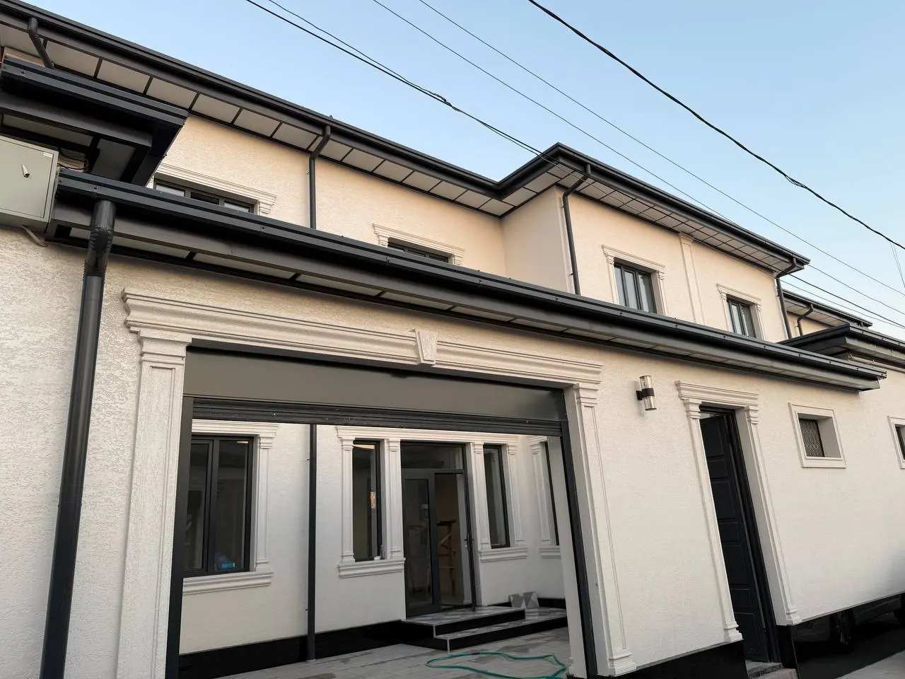 Sotiladi 6 xonali hovli uy, 1,8 sotix, 18 m², 2 qavatli — Yashnobod tumani