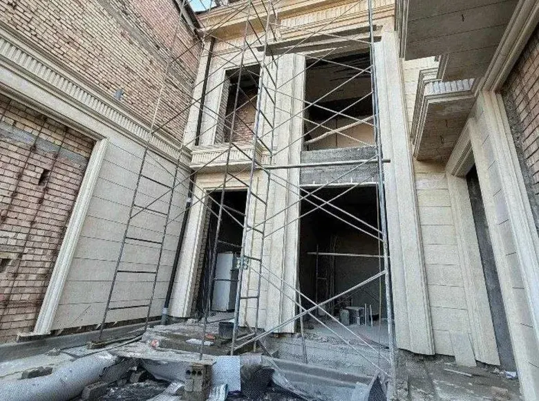 Sotiladi 8 xonali hovli uy, 6 sotix, 1300 m² — Mirzo Ulugʻbek tumani