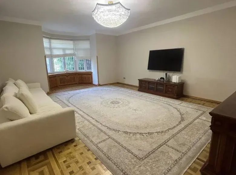 Сдаётся 3-комнатная квартира, 150 м², 3/5 этаж — Мирабадский район