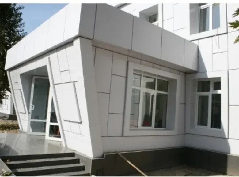 Сотилади тижорат биноси, 1400 м², 20 сотих — Яшнобод тумани