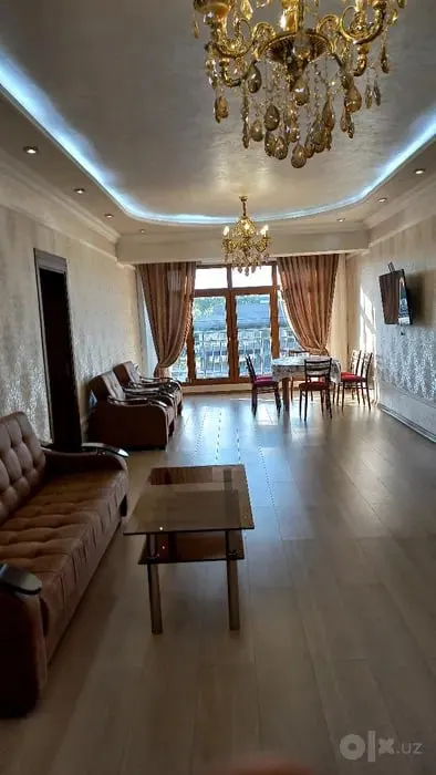 Ijaraga beriladi 3 xonali kvartira, 120 m², 4/8 qavat — Yakkasaroy tumani