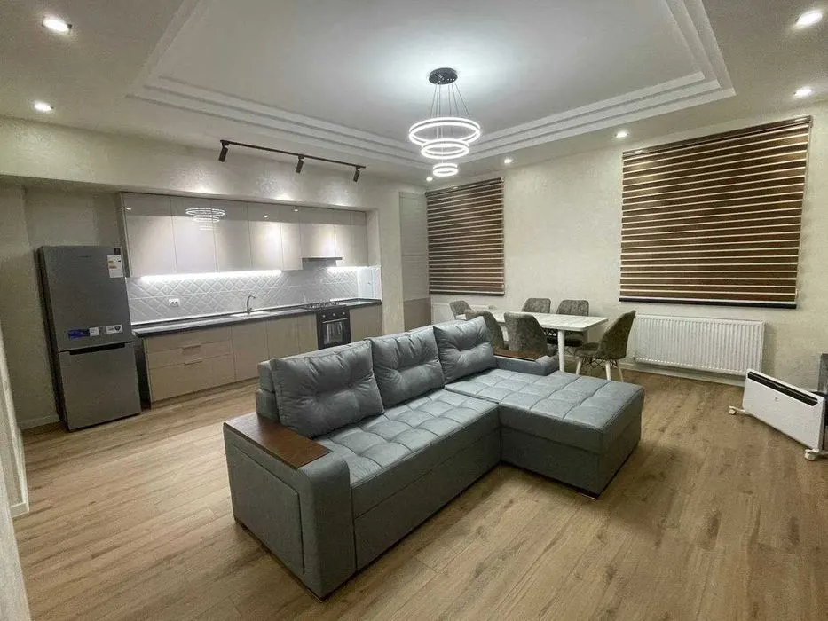 Сдаётся 2-комнатная квартира, 77 м², 2/7 этаж — Юнусабадский район