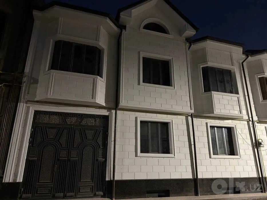 Ижарага берилади 8 хонали ҳовли уй, 2,5 сотих, 300 м², 2 қаватли — Сергели тумани
