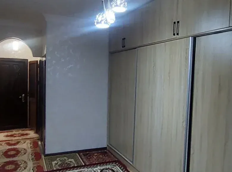 Сотилади 3 хонали квартира, 80 м², 1/5 қават — Томди тумани