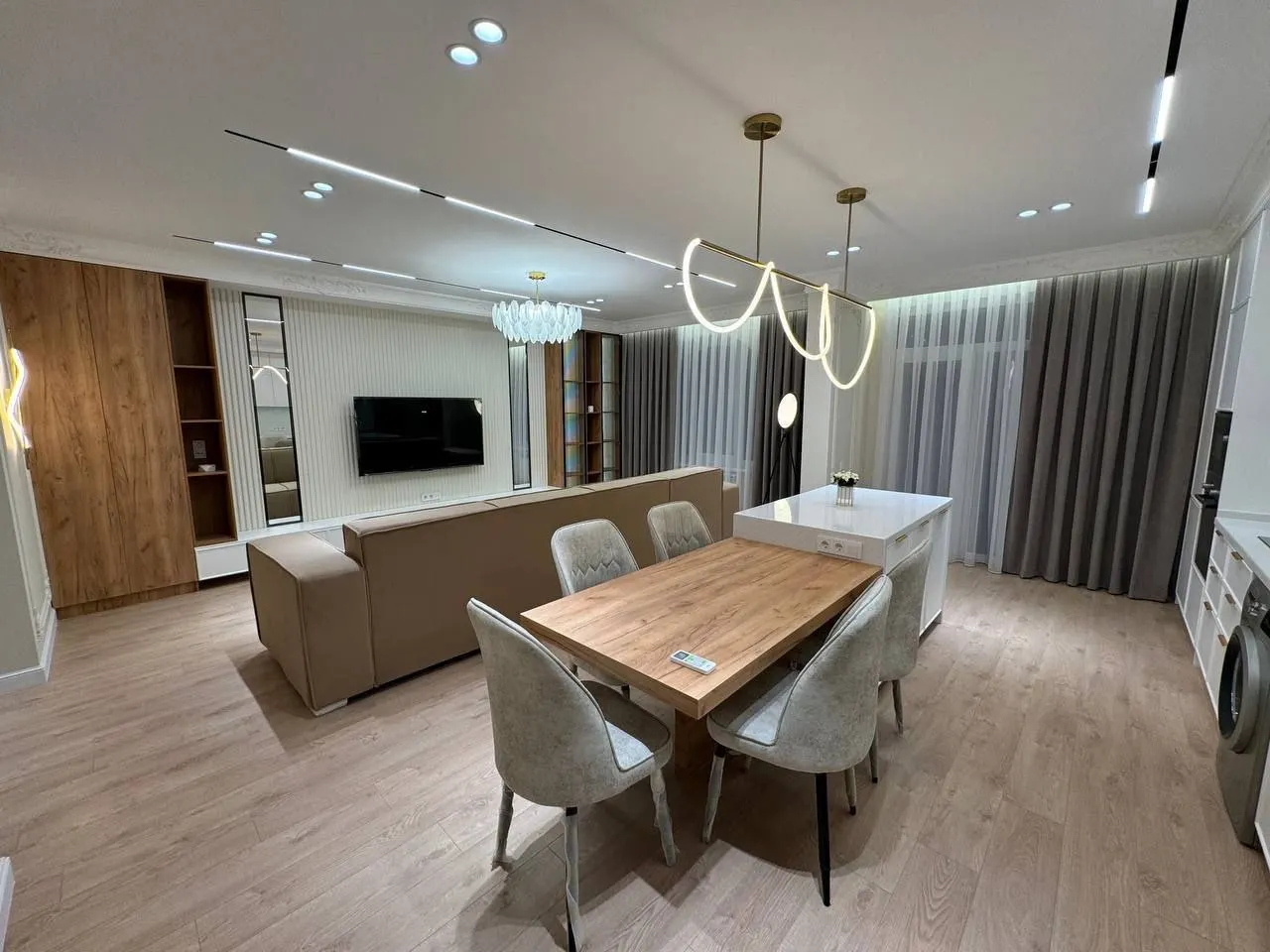 Ижарага берилади 4 хонали квартира, 140 м², 3/8 қават — Миробод тумани