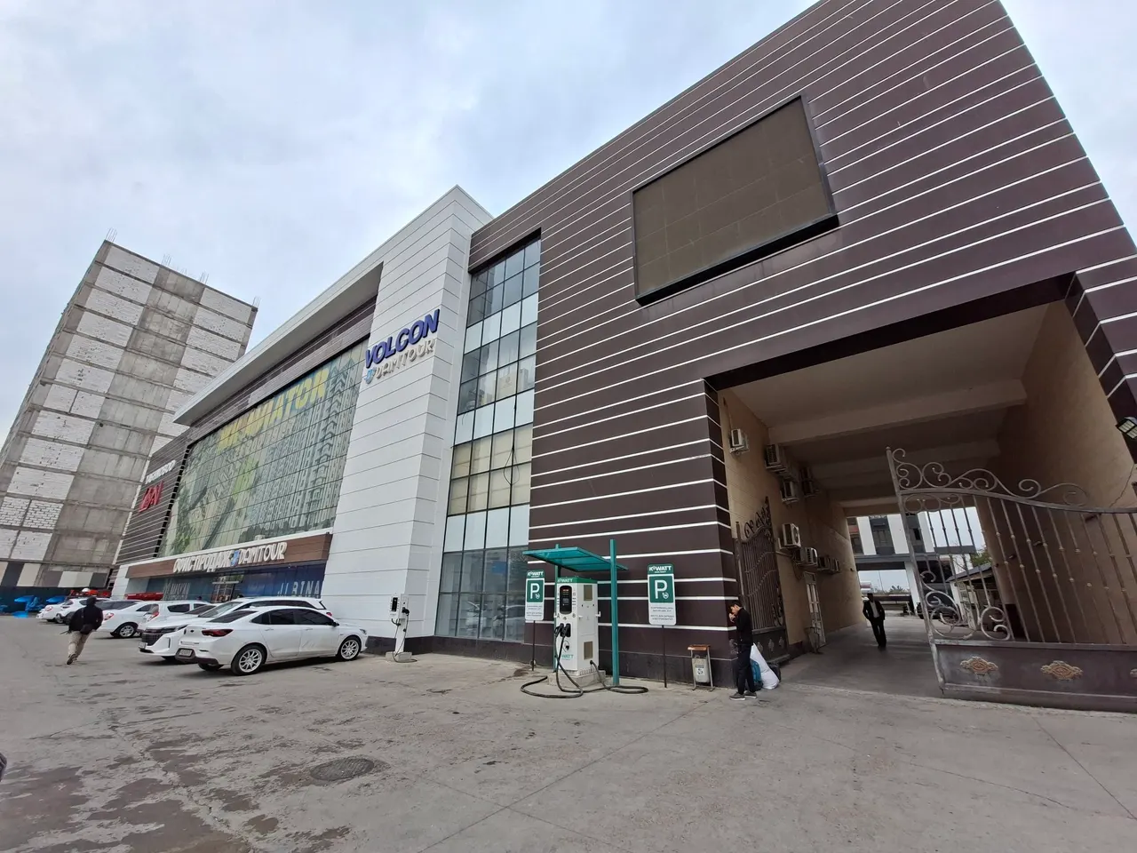 Продаётся коммерческое помещение, 48 м², 1/4 этаж — Яшнабадский район