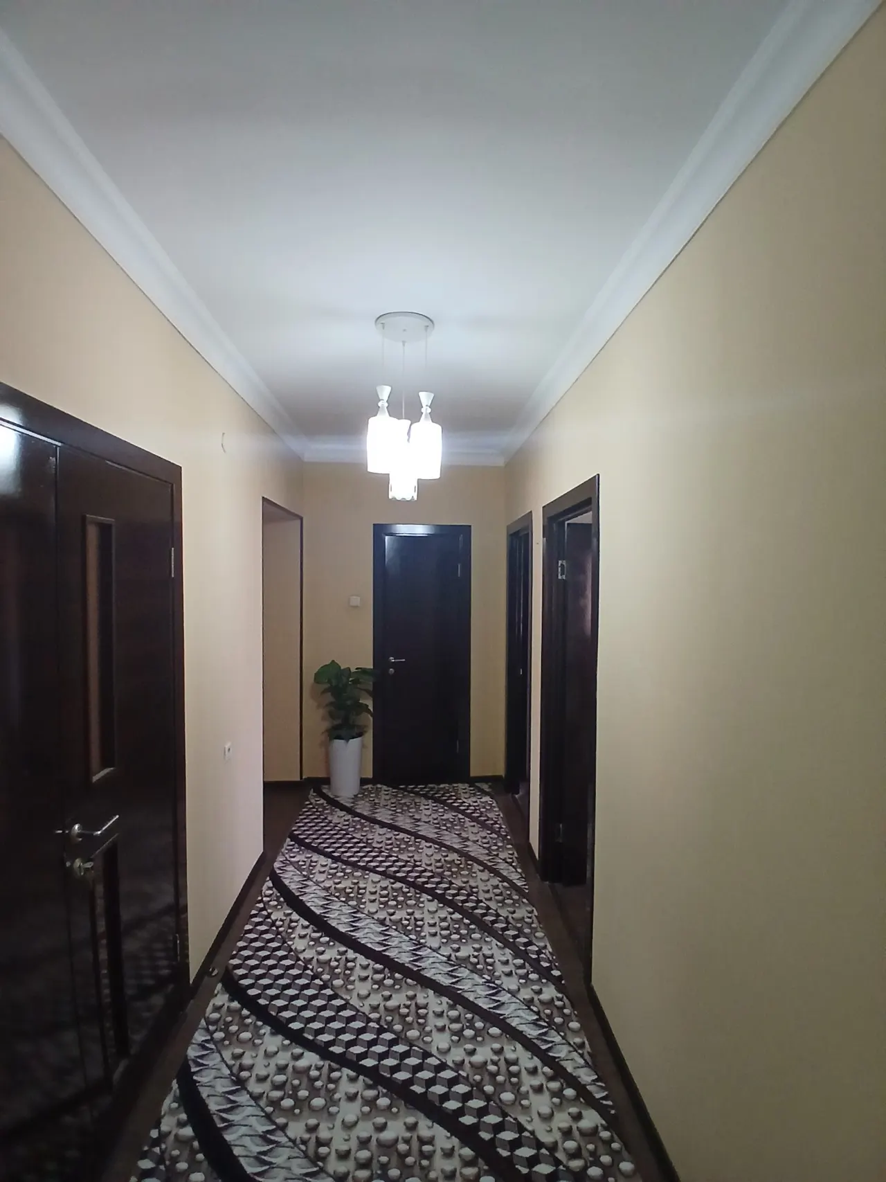 Sotiladi 3 xonali kvartira, 77 m², 7/7 qavat — Yangihayot tumani