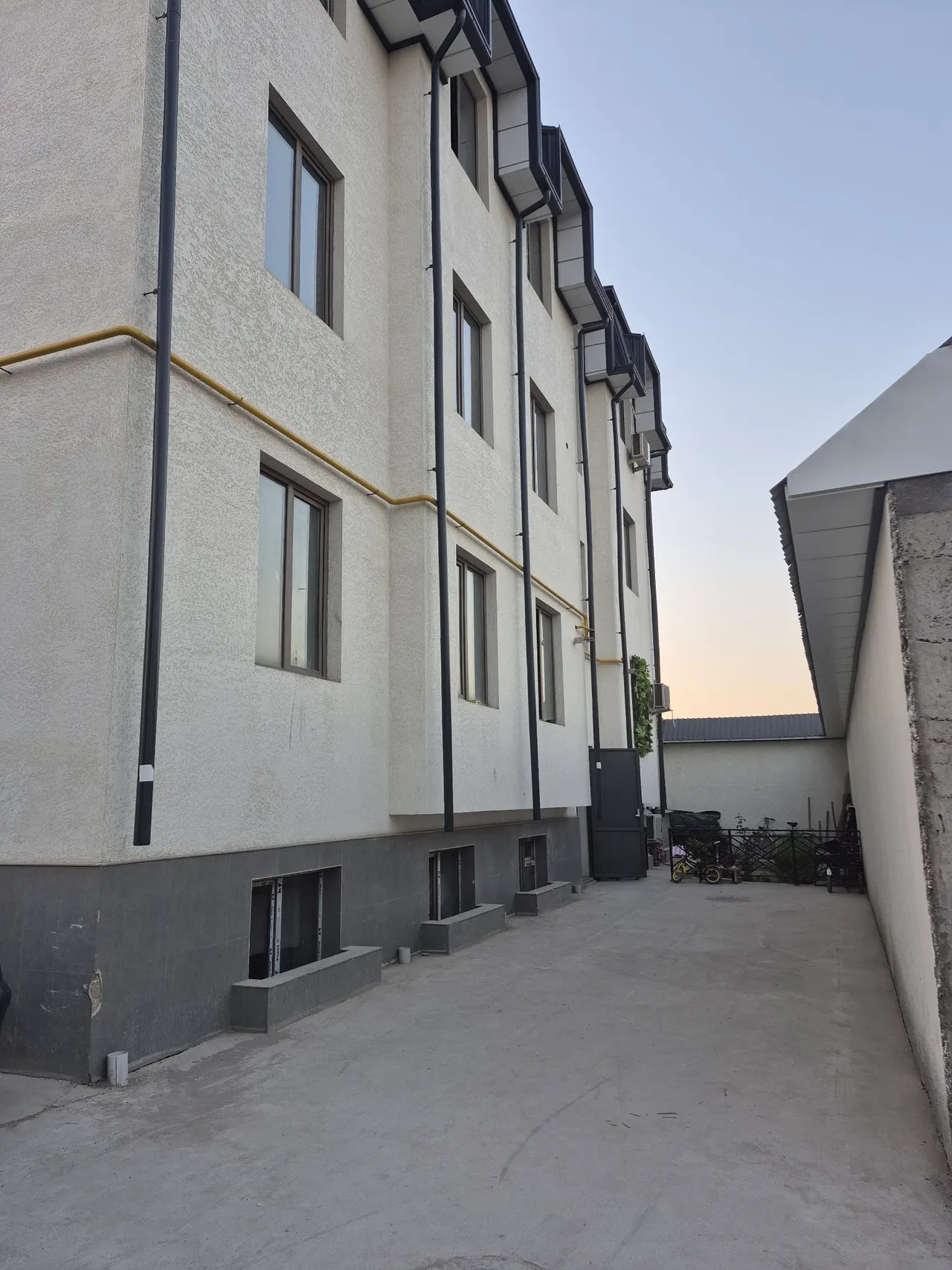 Продаётся 3-комнатная квартира, 74 м², 3/3 этаж — Янгихаётский район