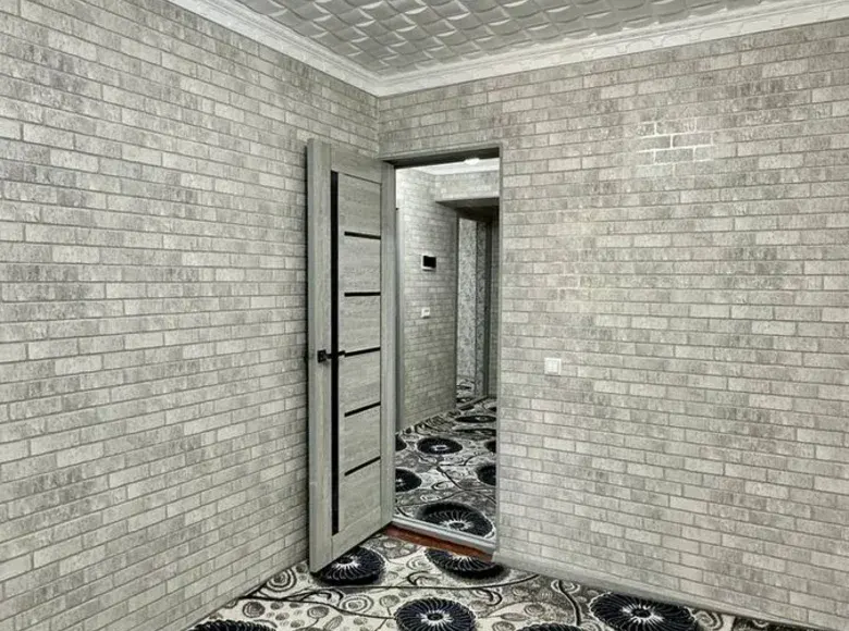 Продаётся 4-комнатная квартира, 78 м², 1/4 этаж — Фергана