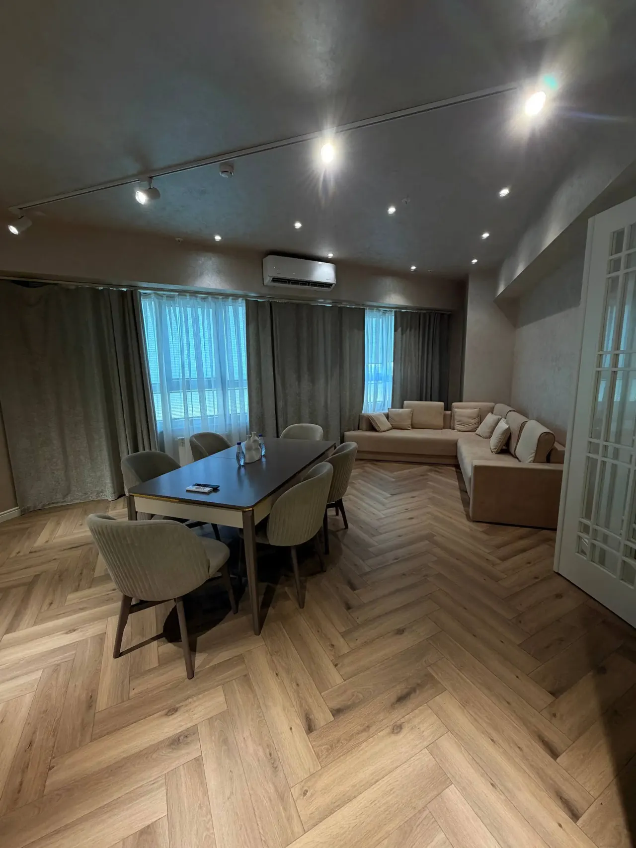 Сотилади 6 хонали квартира, 320 м², 25/26 қават — Мирзо Улуғбек тумани